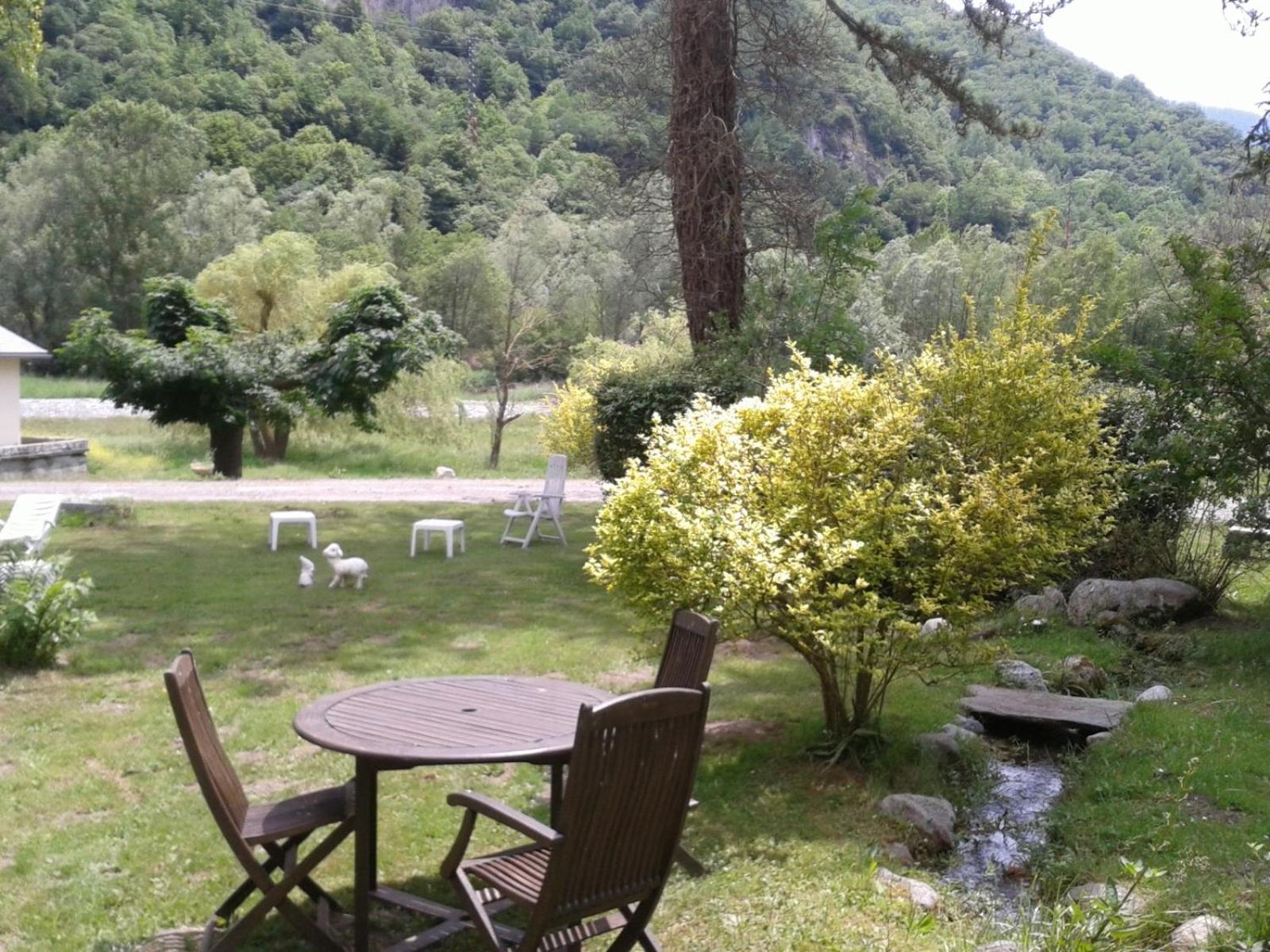 Hotel Du Val D'Aure Cadeac Exterior photo