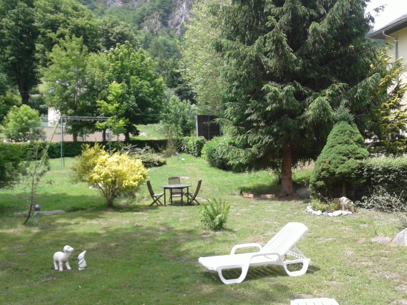 Hotel Du Val D'Aure Cadeac Exterior photo