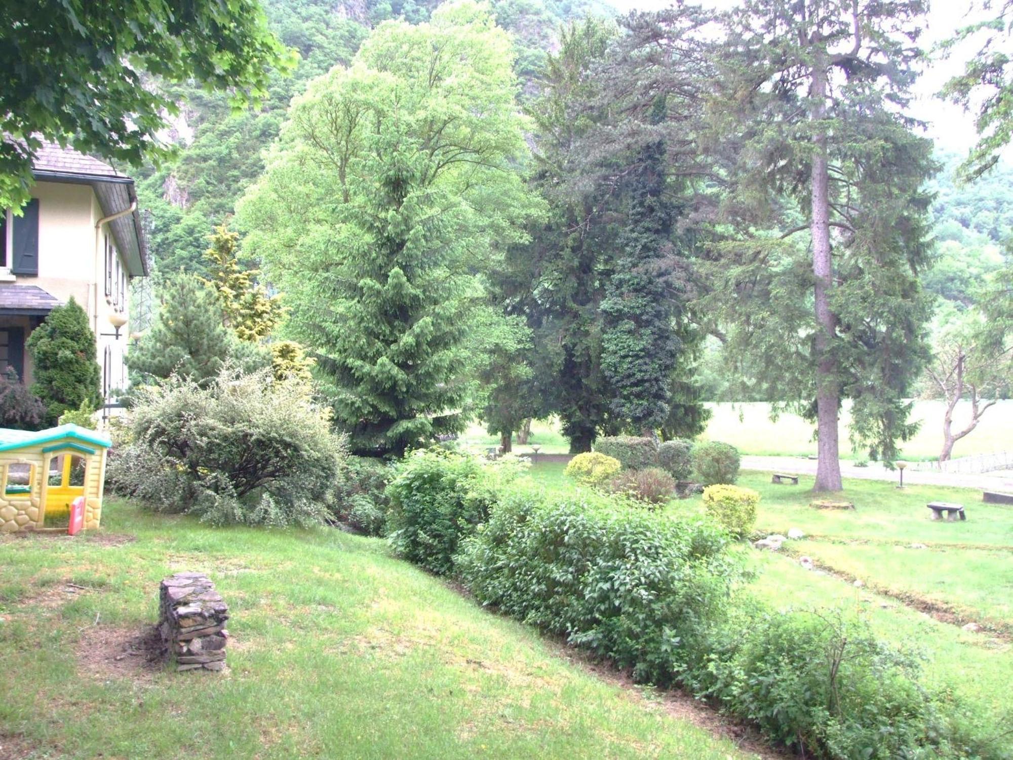 Hotel Du Val D'Aure Cadeac Exterior photo
