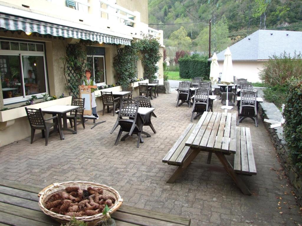 Hotel Du Val D'Aure Cadeac Exterior photo