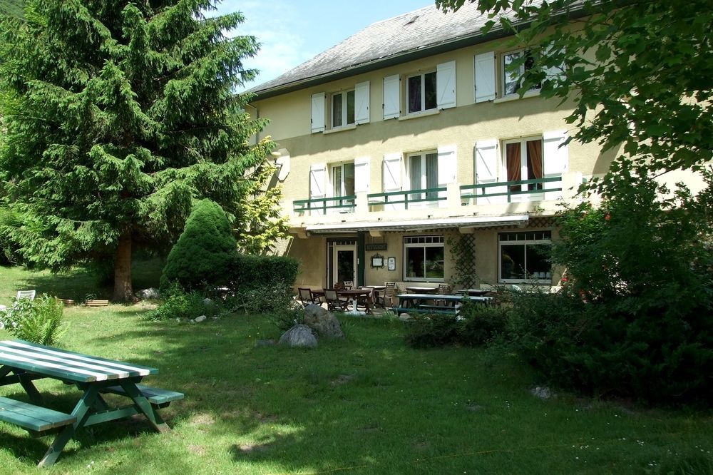 Hotel Du Val D'Aure Cadeac Exterior photo